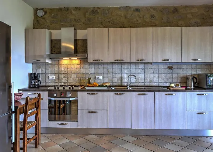 La Casa Di Elsa 6, Emma Santa Fiora